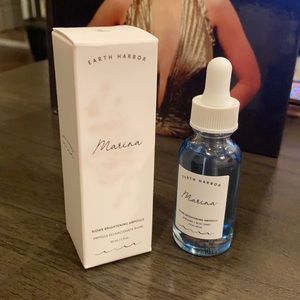 Earth Harbor biome brightening oil